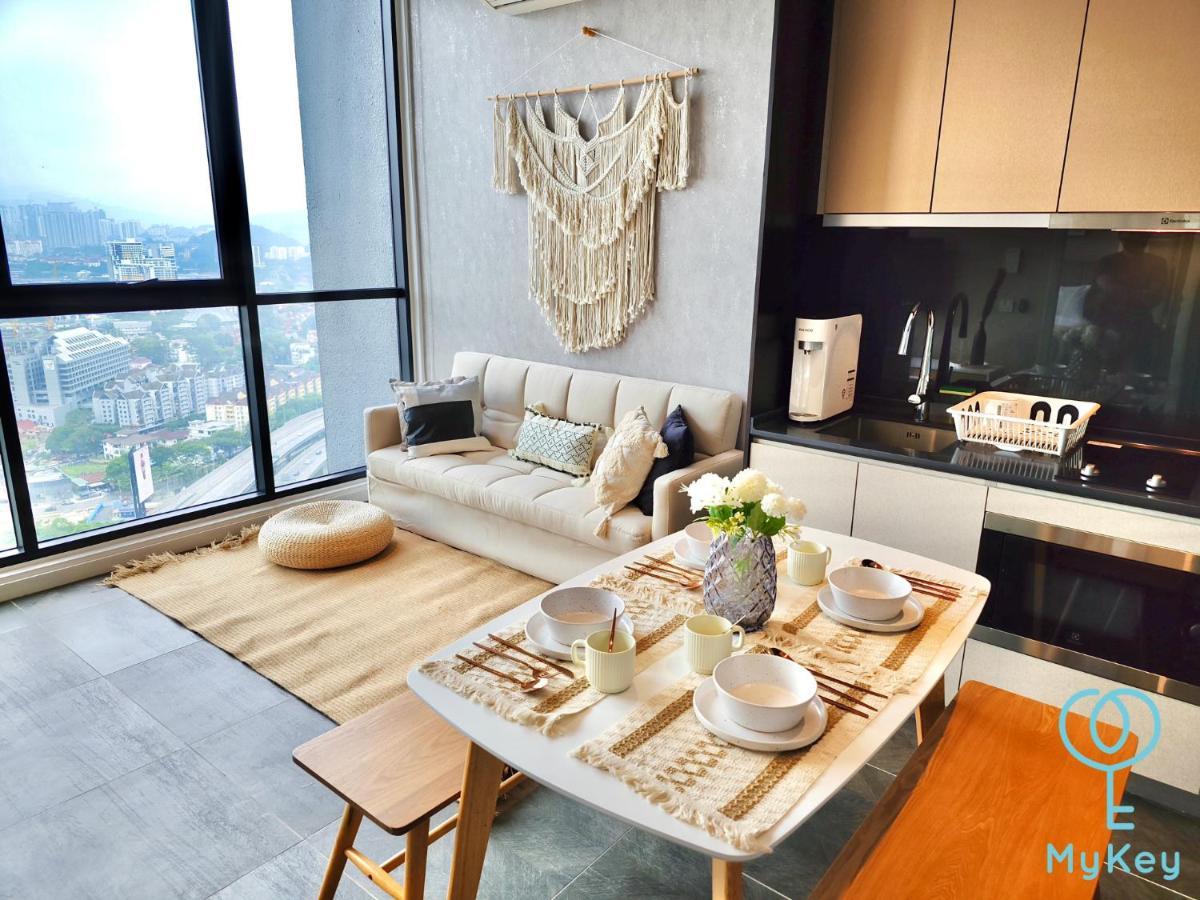 Scarletz Suites By Mykey クアラルンプール エクステリア 写真 A modern apartment in Kuala Lumpur, Malaysia