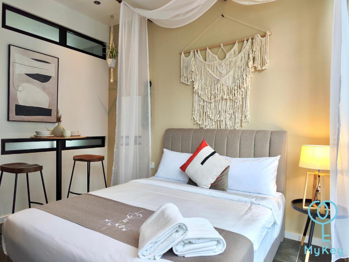 Scarletz Suites By Mykey クアラルンプール エクステリア 写真 A bedroom at Mykē