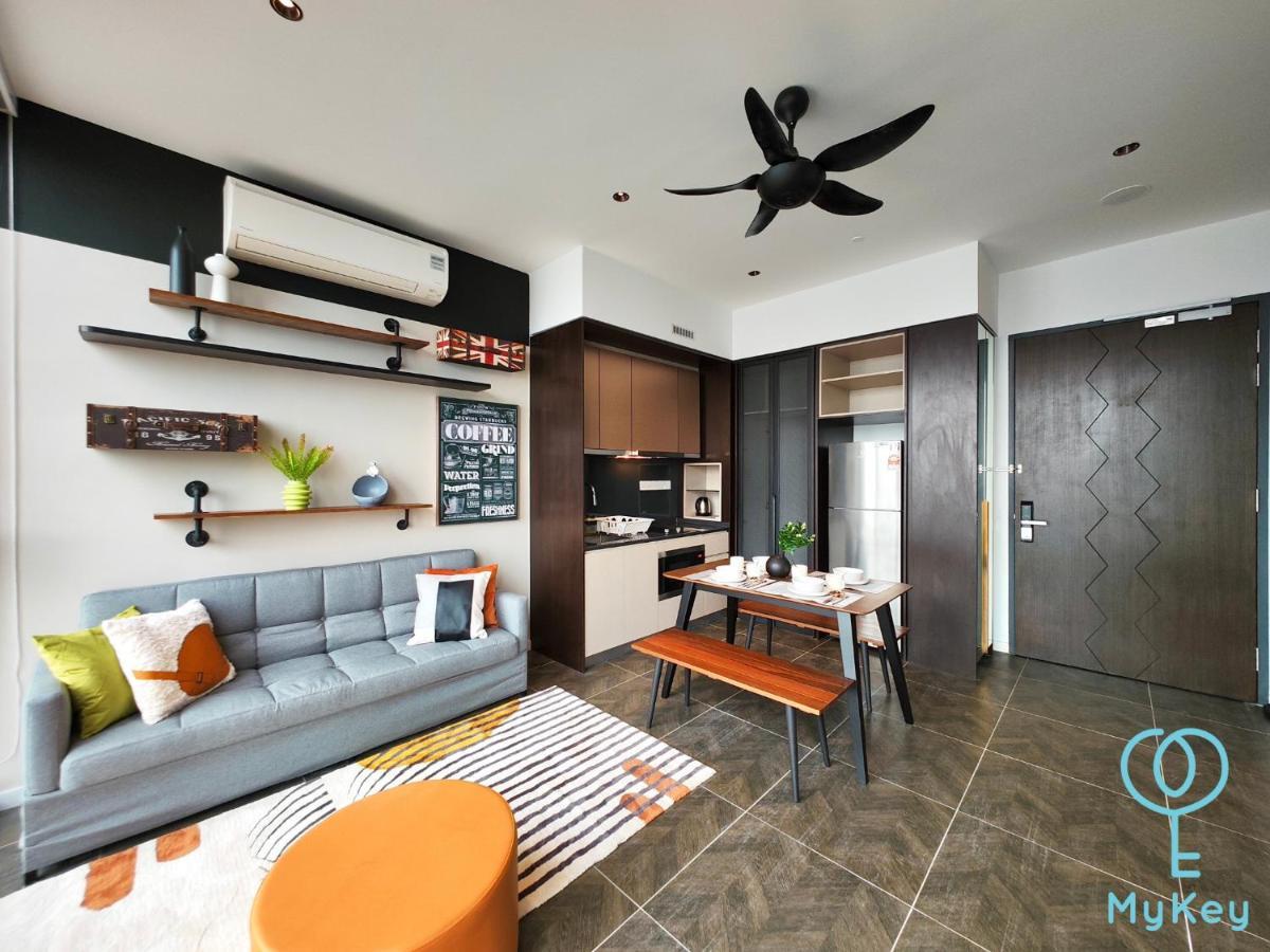 Scarletz Suites By Mykey クアラルンプール エクステリア 写真 A typical studio apartment in Singapore