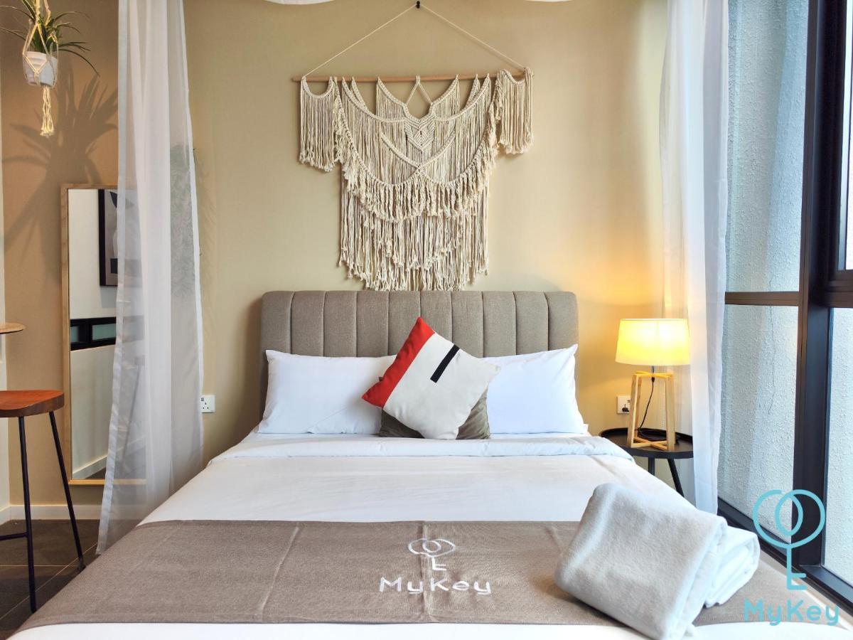 Scarletz Suites By Mykey クアラルンプール エクステリア 写真 A bedroom at the hotel
