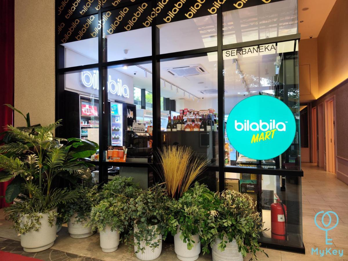 Scarletz Suites By Mykey クアラルンプール エクステリア 写真 A Billabong store in Jakarta, Indonesia