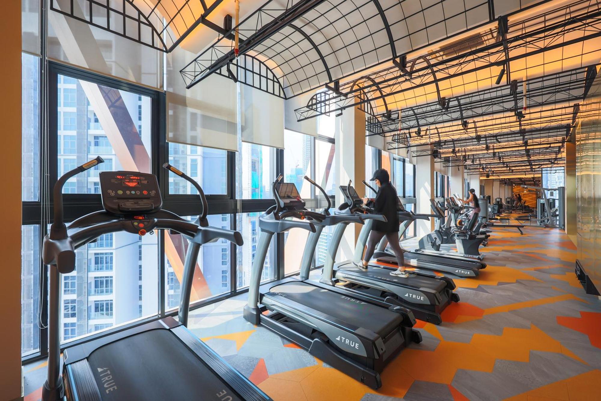 Scarletz Suites By Mykey クアラルンプール エクステリア 写真 The gym at the 39th floor